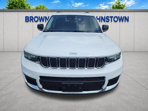 Used 2023 Jeep Grand Cherokee L Limited AWD/4WD image 3