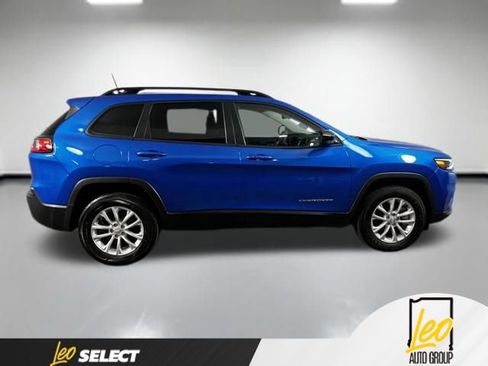 Used 2022 Jeep Cherokee Latitude Lux w/ Sun & Sound Group AWD/4WD image 5