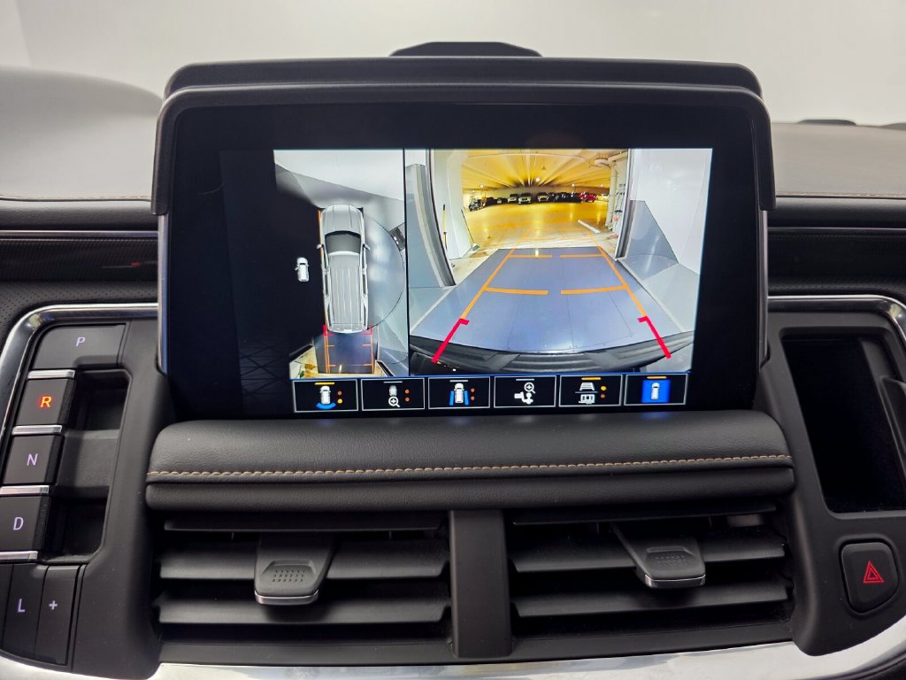 Used 2023 GMC Yukon AT4 w/ Technology Package AWD/4WD image 23