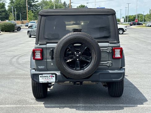 Used 2018 Jeep Wrangler Unlimited Sport image 25