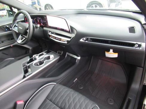 New 2026 Cadillac Lyriq V image 11