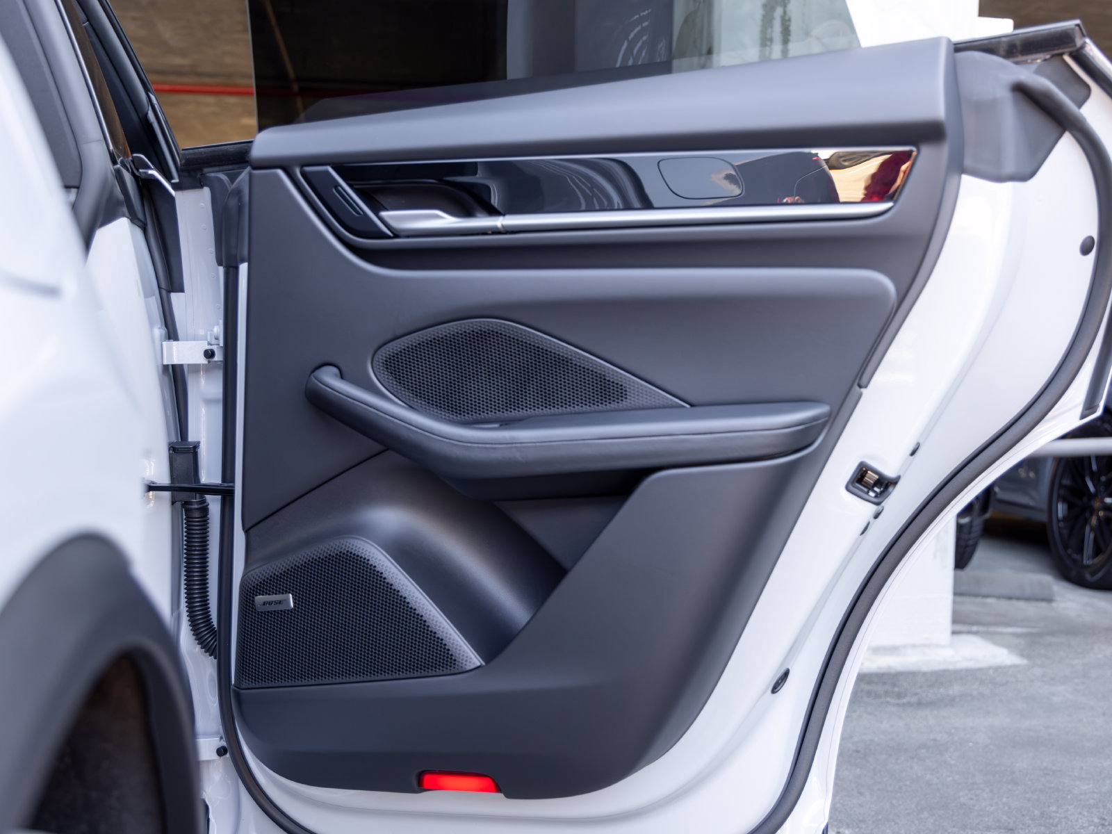 Certified 2025 Porsche Macan Electric RWD image 53