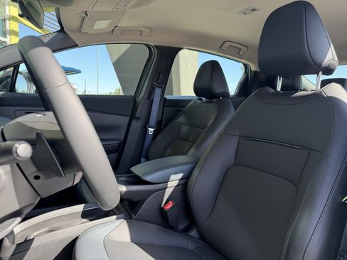 Used 2026 Nissan Leaf SV+ w/ Floor Mat Package (SV+) FWD image 31