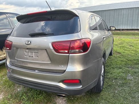 Used 2019 Kia Sorento LX image 3