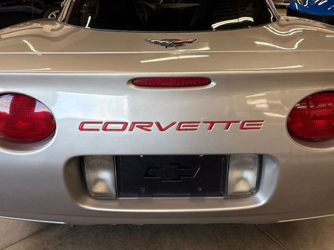 Used 2004 Chevrolet Corvette Coupe w/ Preferred Equipment Group image 24