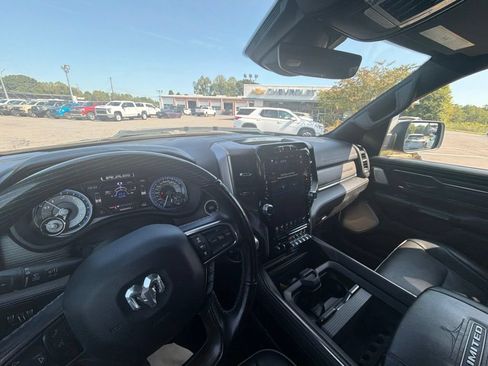 Used 2020 RAM 1500 Limited w/ Black Appearance Package AWD/4WD image 11