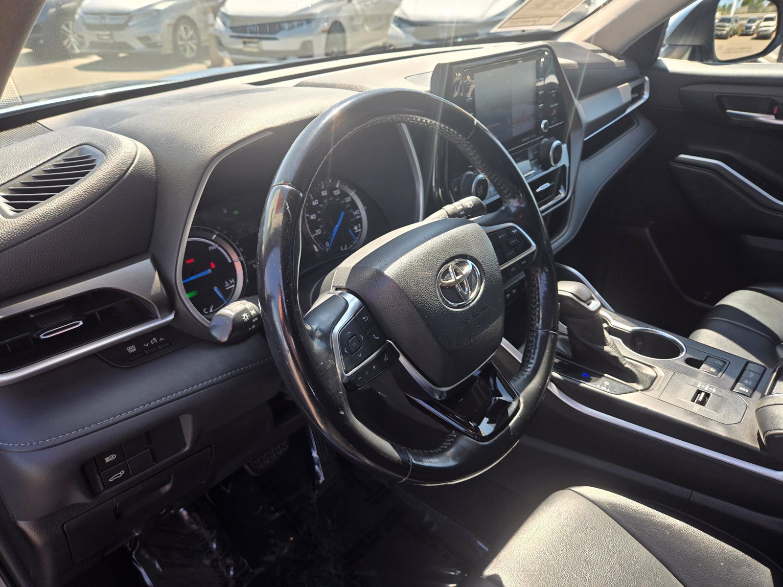 Used 2021 Toyota Highlander XLE AWD/4WD image 13
