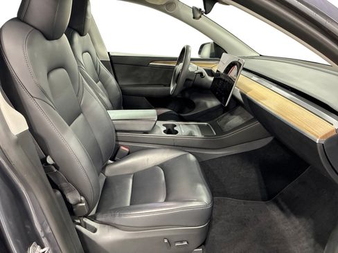 Certified 2023 Tesla Model Y Long Range AWD/4WD image 13