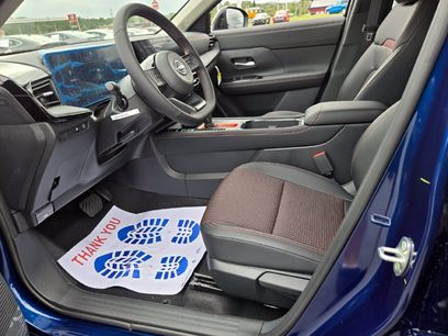 New 2027 Nissan Kicks SR w/ Cold Weather Package