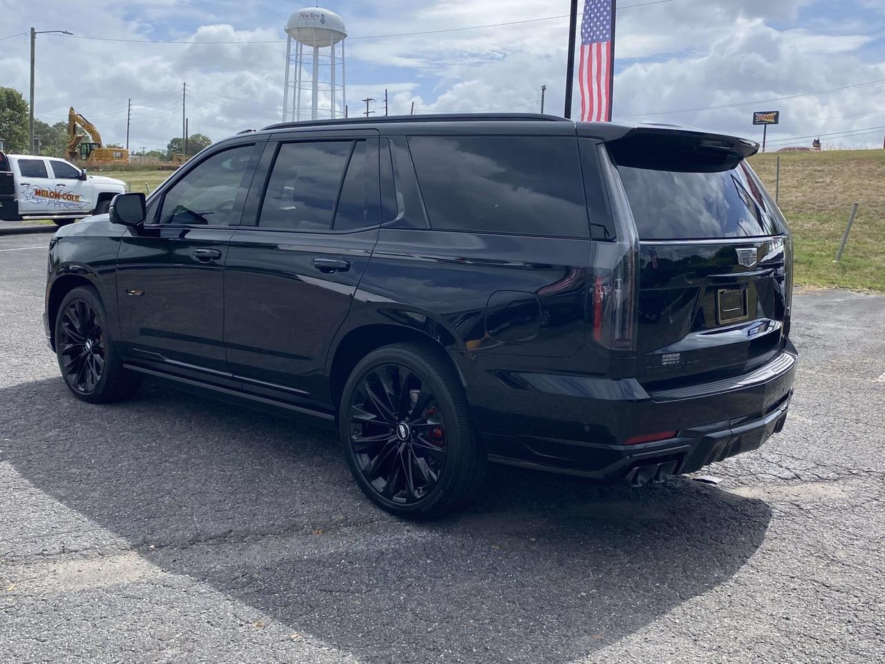 Used 2025 Cadillac Escalade V w/ LPO, ONYX Package AWD/4WD image 4