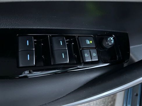 Used 2022 Toyota Corolla XSE image 15