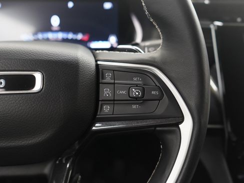 Used 2022 Jeep Grand Cherokee Altitude image 24