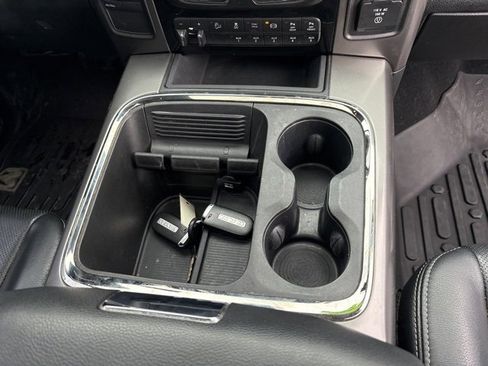 Used 2018 RAM 2500 Laramie w/ Sport Appearance Group image 11