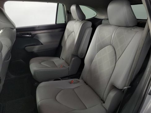 Used 2020 Toyota Highlander Platinum AWD/4WD image 19