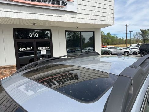 Used 2025 Subaru Outback Premium image 12