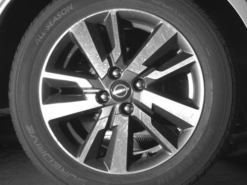 Used 2025 Nissan Versa SV FWD image 18