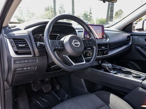 Used 2024 Nissan Rogue SV AWD/4WD image 15
