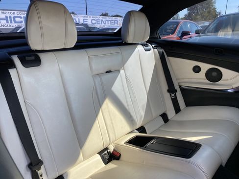 Used 2017 BMW M4 Convertible image 15