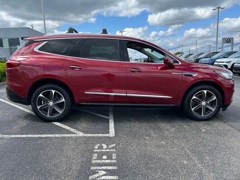 Used 2018 Buick Enclave Premium w/ LPO, Luxury Package FWD image 8