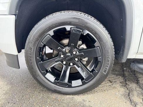 Used 2018 GMC Sierra 1500 SLT w/ All Terrain Package image 3