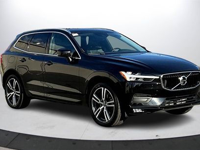 Used 2021 Volvo XC60 T5 Momentum w/ Premium Package