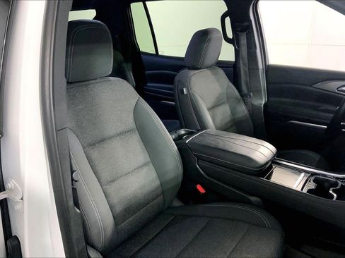 Used 2024 Chevrolet Traverse LT AWD/4WD image 7