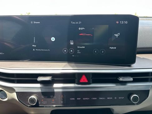 Certified 2025 Kia Sorento SX Prestige AWD/4WD image 18