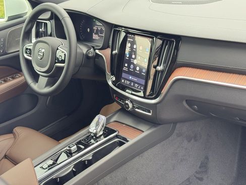 New 2026 Volvo V60 B5 Cross Country Ultra w/ Climate Package image 25