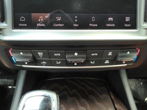 Used 2021 Maserati Levante AWD/4WD image 44