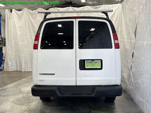 Used 2018 Chevrolet Express 2500 image 20