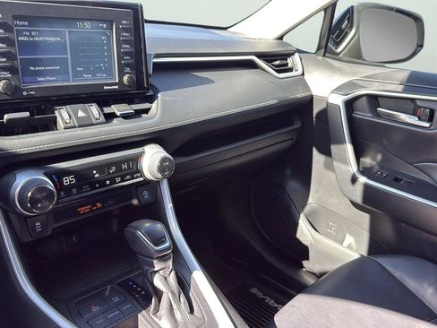 Used 2021 Toyota RAV4 XLE Premium image 20