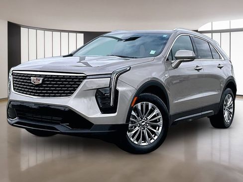 Used 2024 Cadillac XT4 Premium Luxury w/ Technology Package FWD image 1