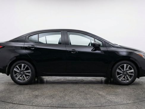 Used 2025 Nissan Versa SV FWD image 11