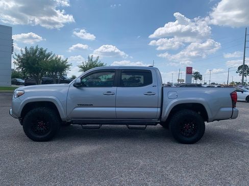 Used 2023 Toyota Tacoma SR5 w/ Technology Package AWD/4WD image 5