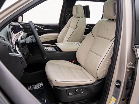 Used 2022 Cadillac Escalade ESV Sport w/ Touring Package image 9