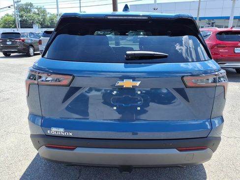 Used 2026 Chevrolet Equinox LT FWD image 5