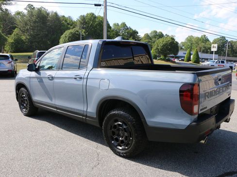Used 2025 Honda Ridgeline TrailSport+ image 3
