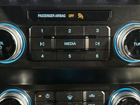 Used 2019 Ford F150 Lariat w/ Equipment Group 502A Luxury AWD/4WD image 89
