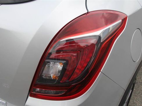 Used 2019 Buick Encore Essence AWD/4WD image 12