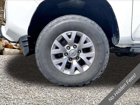 Used 2021 Toyota Tacoma SR w/ SR Convenience Package AWD/4WD image 8