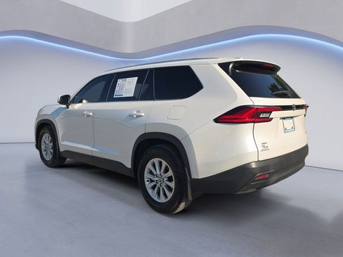 Used 2024 Toyota Grand Highlander AWD image 3