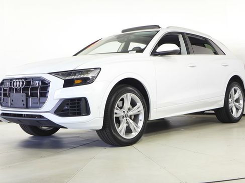 Used 2023 Audi Q8 Premium w/ Convenience Package image 2