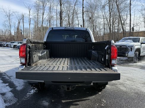 Used 2018 Toyota Tacoma TRD Off-Road image 28