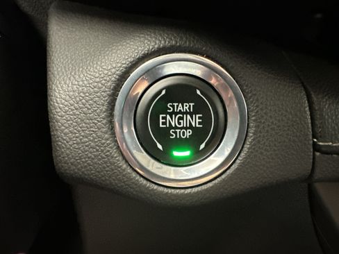 Certified 2023 Buick Envision Preferred w/ Sport Touring Package AWD/4WD image 18
