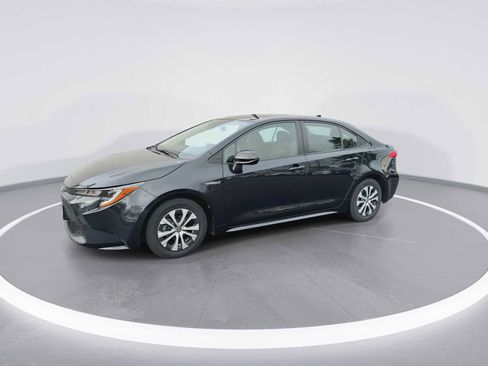 Certified 2021 Toyota Corolla LE image 4