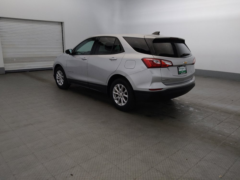 Used 2019 Chevrolet Equinox LS w/ LS Convenience Package FWD image 3