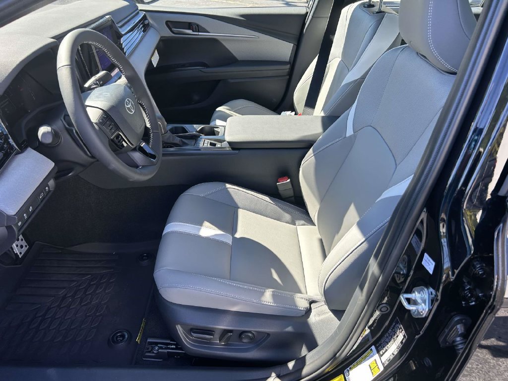 New 2026 Toyota Camry SE FWD image 14