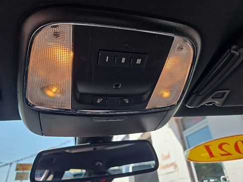 Used 2021 Chrysler 300 S image 23