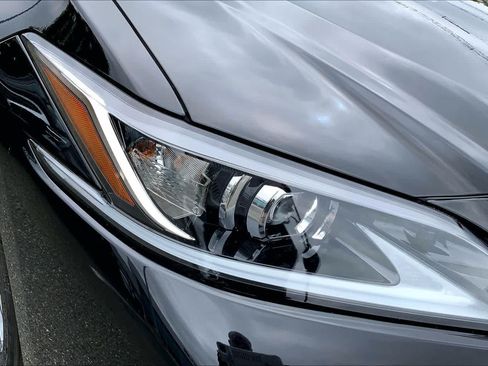 Certified 2024 Lexus ES 350 w/ Premium Package FWD image 28