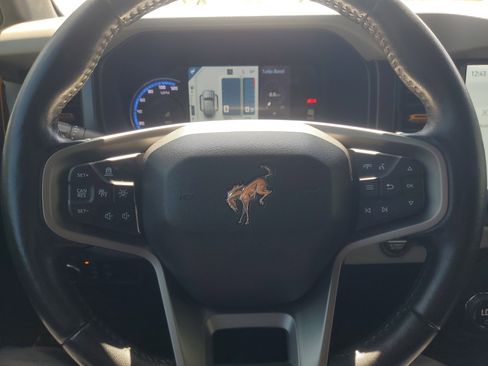 Used 2021 Ford Bronco Badlands image 23